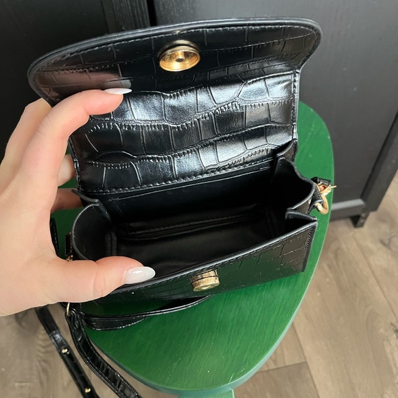 Mini Purse Top Handle Clutch Bag Crossbody Handbag with Crocodile Pattern - Picture 7 of 9